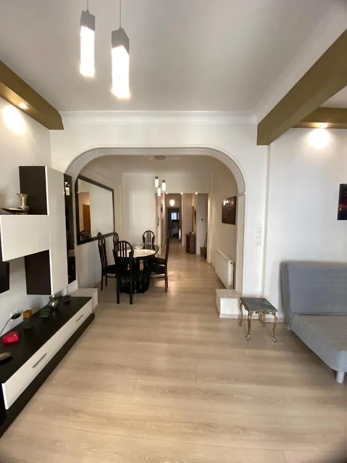 Central Spuare Apartment Thessaloniki